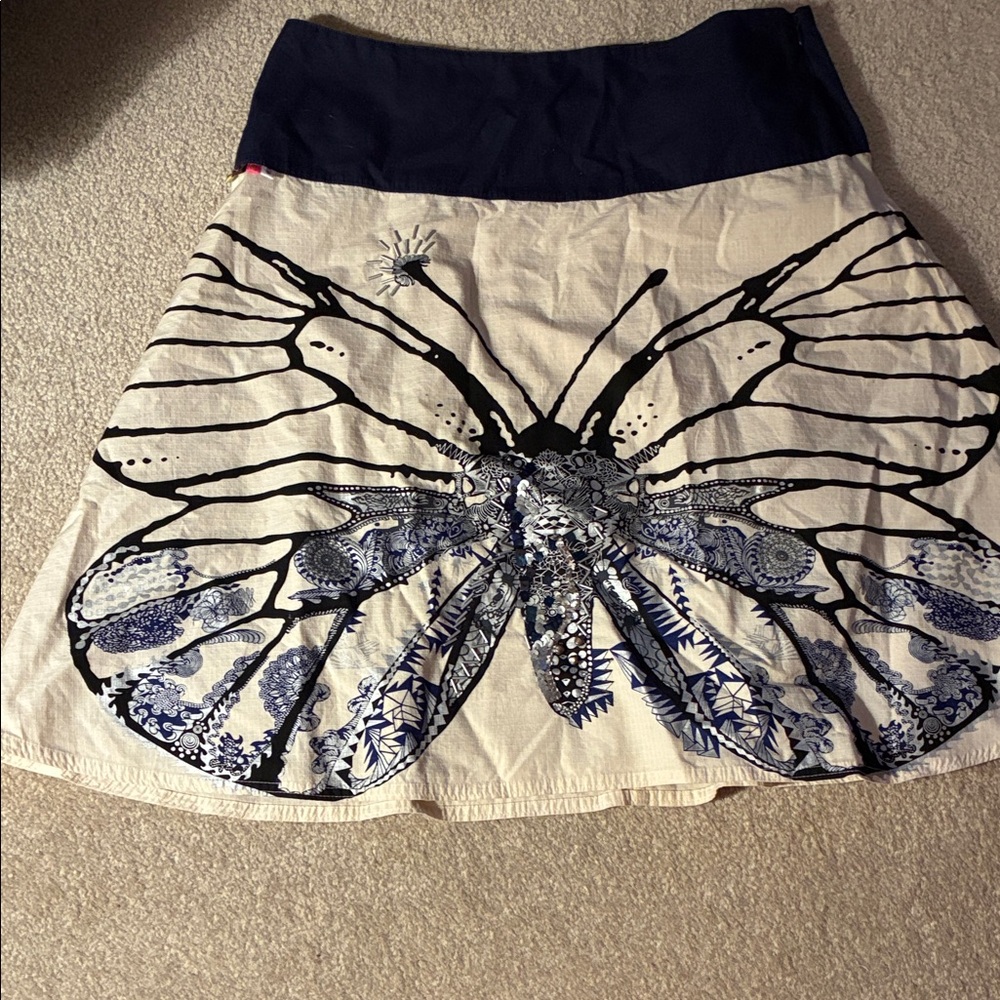 OILILY - Picture 1 of 10